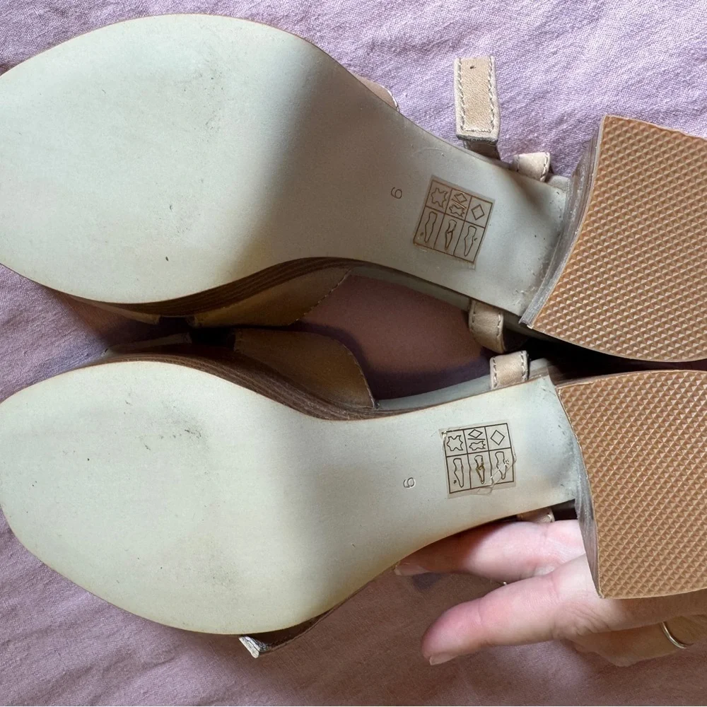 Like new Jeffery Cambell platform sandals sz 6